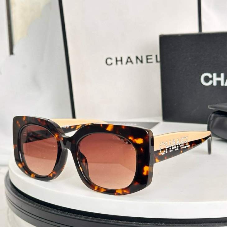 Picture of Chanel Sunglasses _SKUfw79480319fw